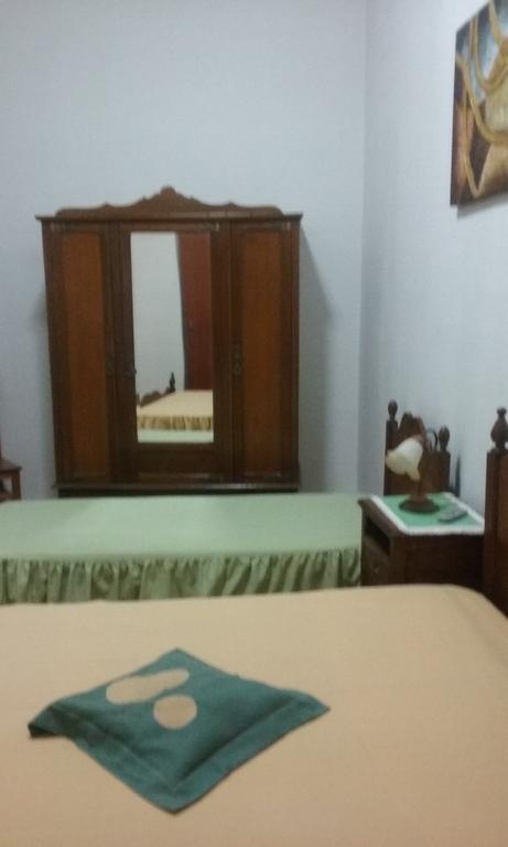 Pensao Avenida Hotell Penacova Rum bild