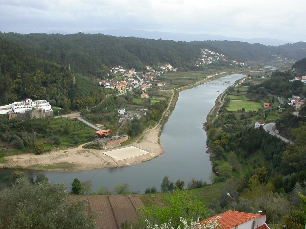 Pensao Avenida Hotell Penacova Exteriör bild